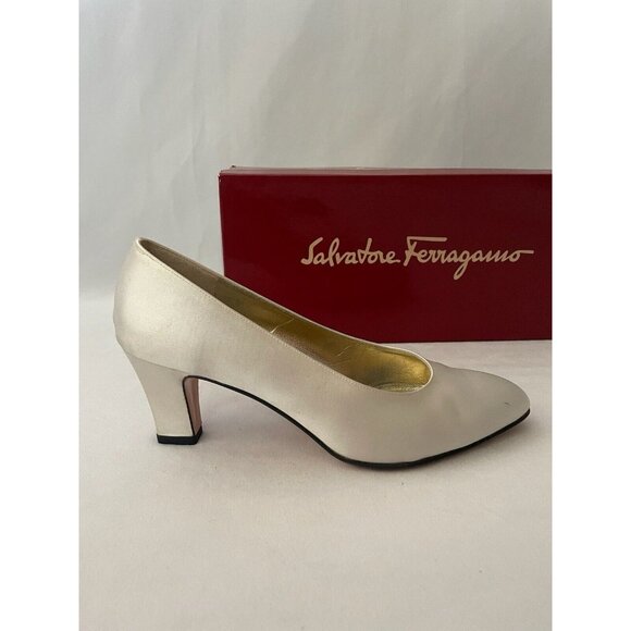 Authentic Salvatore Ferragamo Women's Suede Heels Leather White 7C - Picture 4 of 13